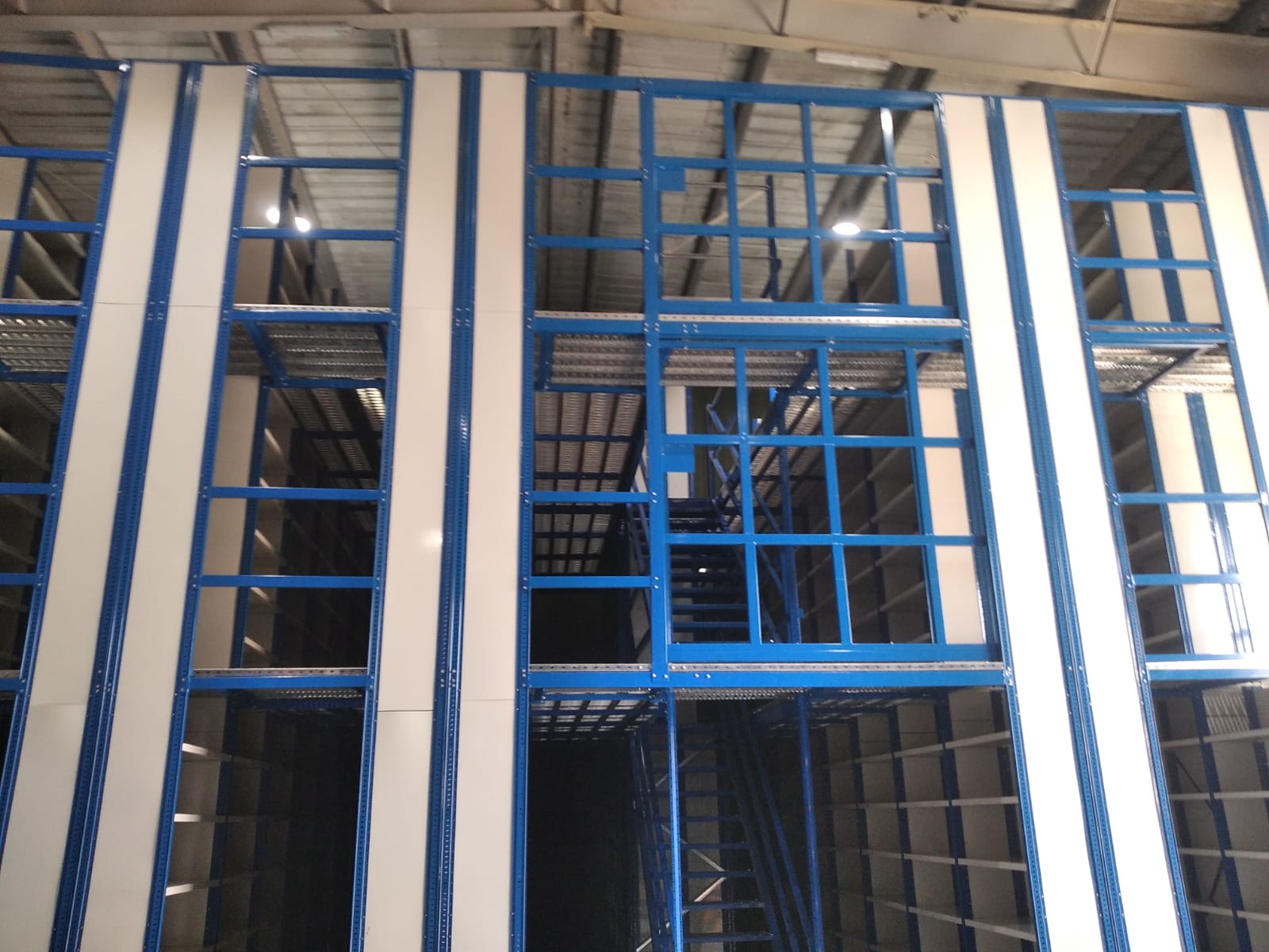 Long Span & Bolt-Free Shelving